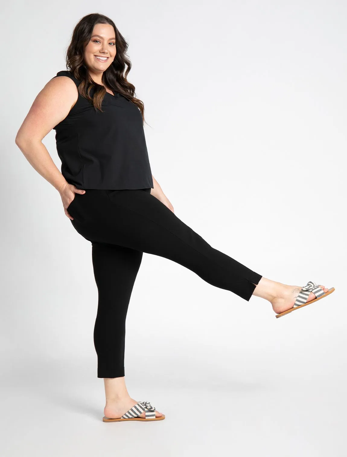 Crop Two-Pocket Dress Pant Yoga Pants (Black)