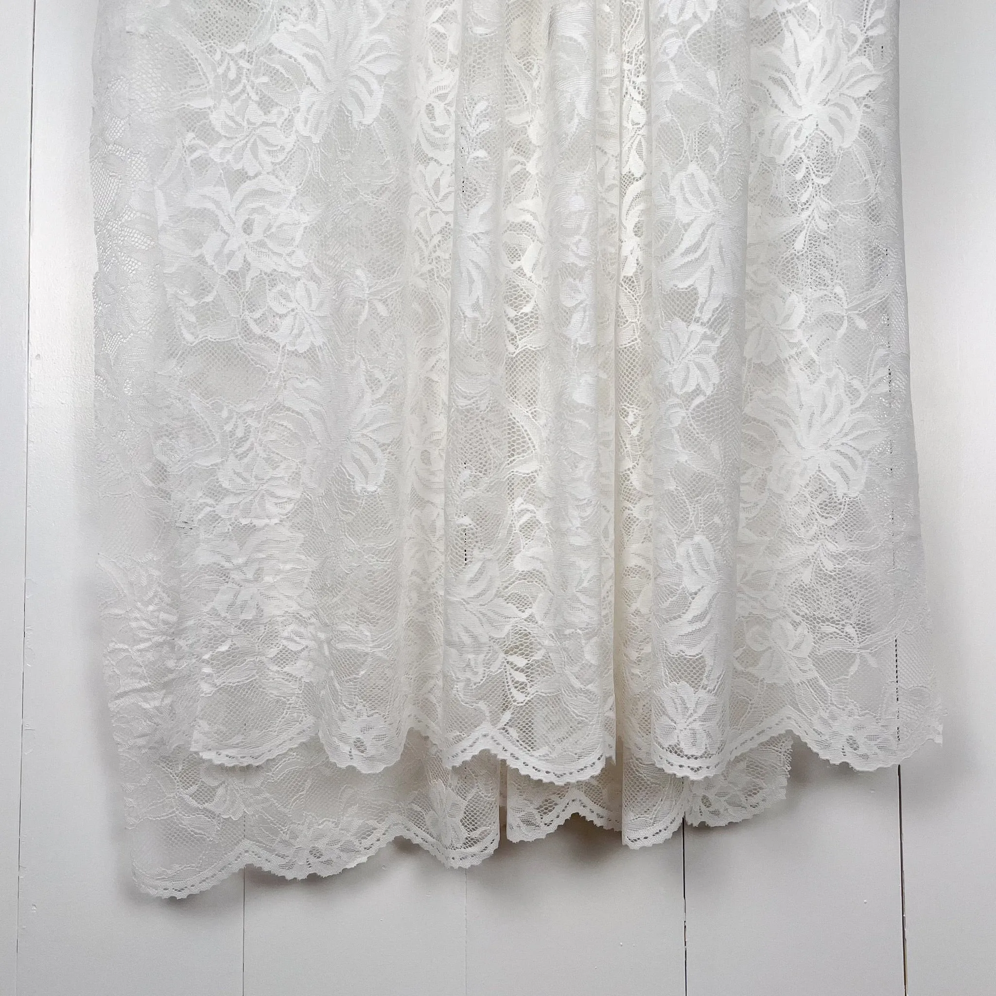 Norma Kamali - White Floral Stretch Scallop Lace - 1/2 Yard