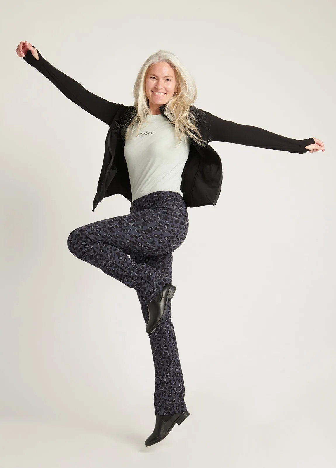 Straight-Leg | Two-Pocket Dress Pant Yoga Pants (Jaguar)